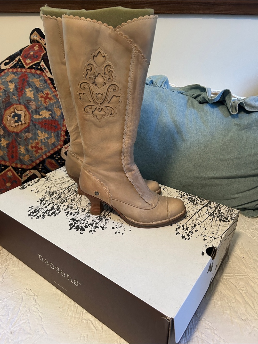 Knee-High Scalloped Tan Heeled Boots with Embroidered Detail